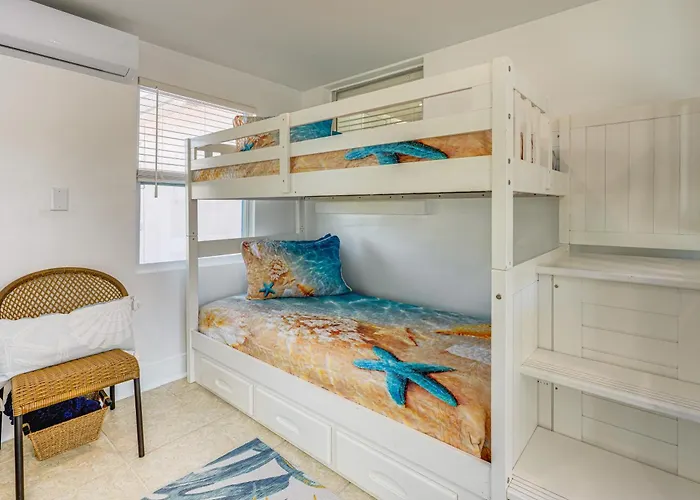 Holiday home Clearwater W/ Private Pool & Pool Table *